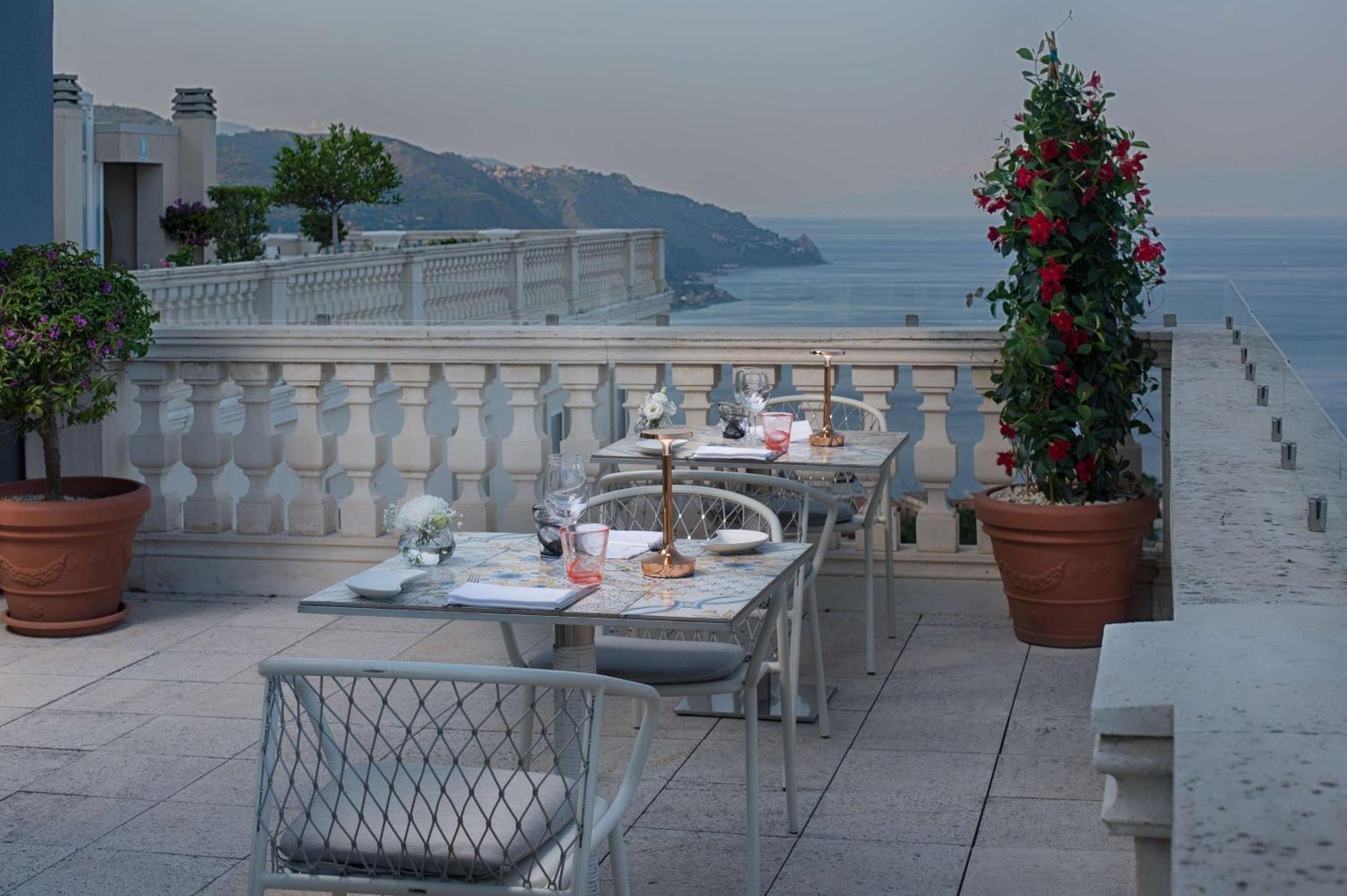 Nh Collection Hotell 5*